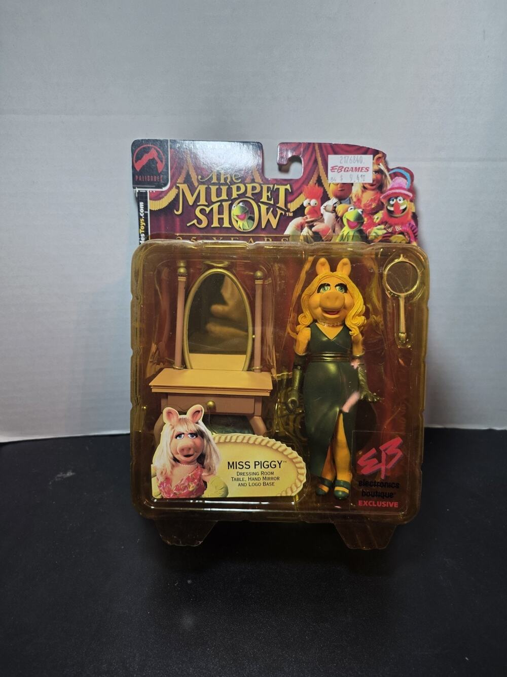 2002 PALISADES TOYS / MUPPET SHOW MISS PIGGY DRESSING EB GAMES EXCLUSIVE NEW.